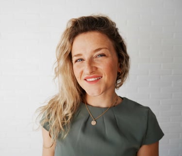 Jennie Johansson Music Intro Image Smile