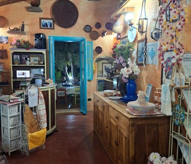 Sala interna del ristorante dell’agriturismo Agrisole Agriturismo  in Sardegna vicino al porto e aeroporto di Olbia