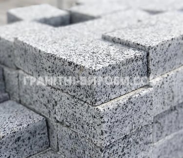 Пилена гранітна бруківка покостівка 20*10*5