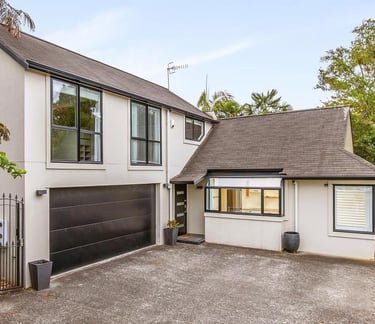 Leaky home repairs - Aliford Ave before - Revive Builders