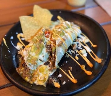 Delicioso Burrito con nachos en Restaurante Mexicolomiba Circasia Quindio