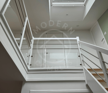 Vide mezzanine sur entrée