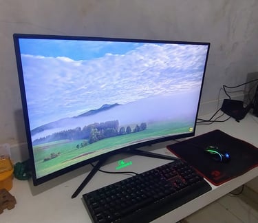 teclado, mouse, monitor e headset