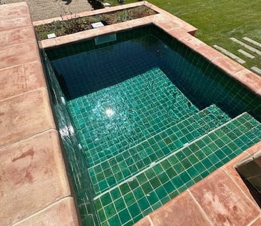 terre cuite sol et émaillés piscine