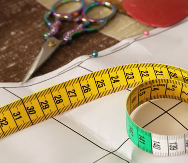 Herramientas de patronaje y diseño de prendas personalizadas en Gala Kosturica