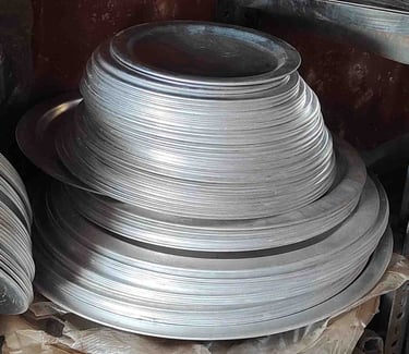 Universal aluminum cookware lid — multi-size kitchen pot and pan cover for global use.