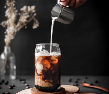 Latte 拿铁   Espresso with fresh milk. 浓缩咖啡加鲜牛奶