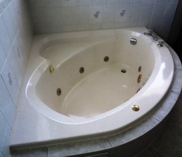 Jet bathtub refinished - looks new again