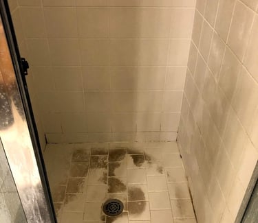 Old and dirty shower stall