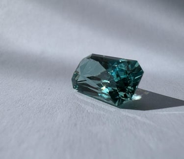 stunning 11 carat aquamarine gemstone