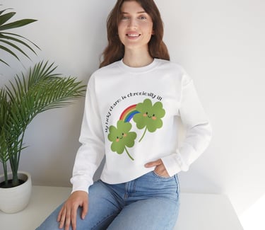 My lucky charm is chronically ill | Four-leaf clover and rainbow print | Crewneck Sweatshirt, White