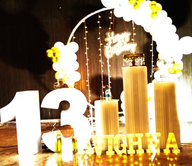 Classic gold & white decoration