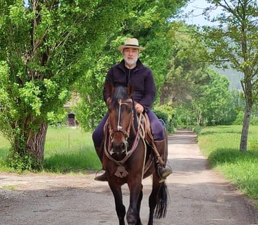Escursione a cavallo nella natura della Valle Reatina, attività outdoor per chi soggiorna vicino a Rieti