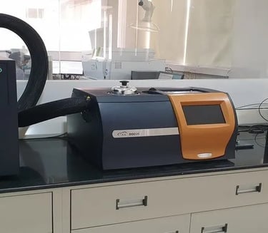 Equipamento que realiza DSC/DTA