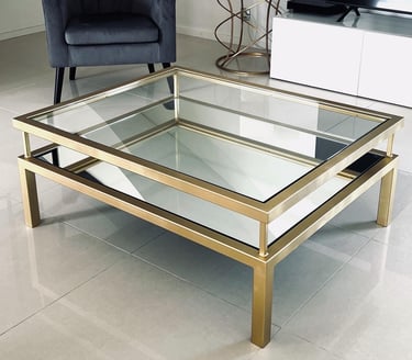 Table basse dorée en métal et miroir effet luxe design interieur unique metal verre miroir