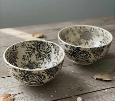 2 ceramic bowls with flower underglaze transfers