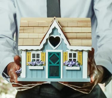 CASA EN LAS MANOS DE UNA PERSONA