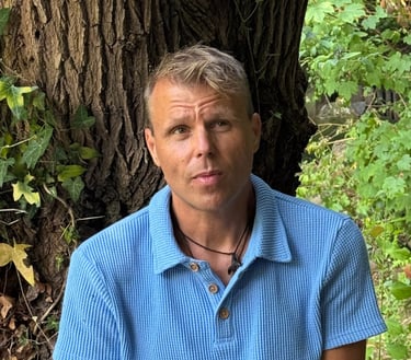 Mein Bild vor einem Baum