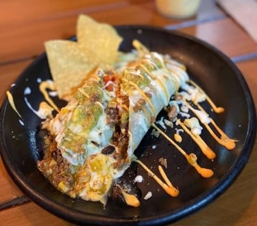 Delicioso Burrito con nachos en Restaurante Mexicolomiba Circasia Quindio