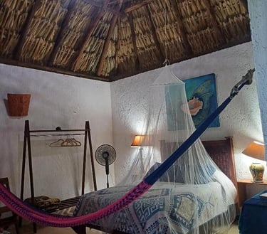 vista interior de bungalow maya en chichen itza