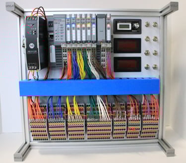 Educational PLC panel. Easy to transport. Can be used vertically or horizontally