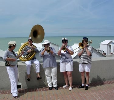 Fanfare de filles, Orchestres Fêtes de l'eau, plage