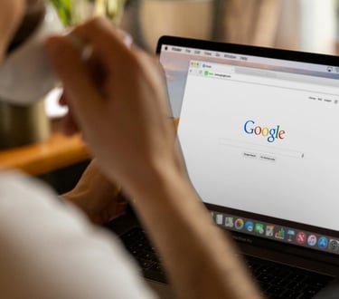Closeup of Google search exploring the photography market in the Netherlands