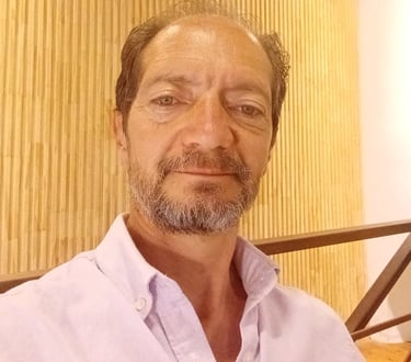 Arturo A. Martearena. Escritor.