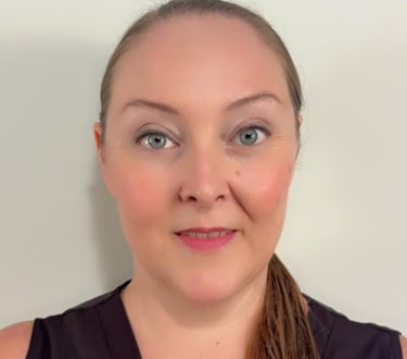 "Nicole Muir, profesora de inglés online para adultos hispanohablantes."