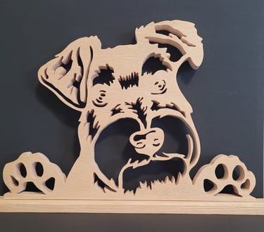 Schnauzer nain en bois offert par des amis