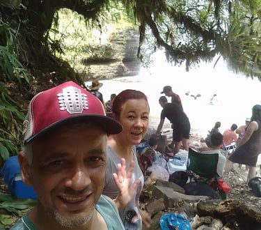 Foto de minha gente na natureza fazendo churrasco