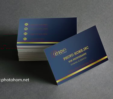 هوية بصرية أنيقة: تصميم كروت عمل (بزنس كارد) لشركة PhotoHome للتصوير في الرياض.