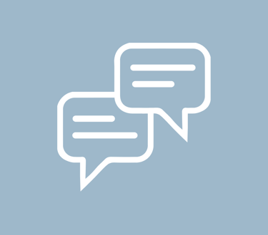 two-speech-bubbles-icon-on-a-blue-background