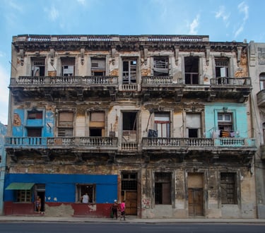 Derrumbe de una utopía es una serie foto sobre la decadencia de Cuba