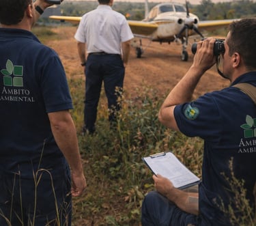 Equipe da Âmbito Ambiental realizando monitoramento ambiental e medição de ruído em aeródromo rural