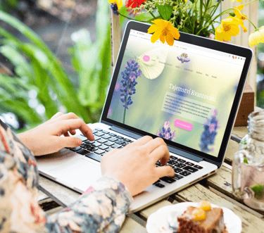 webová stránka vytvořená pro osobní rozvoj a kouřing