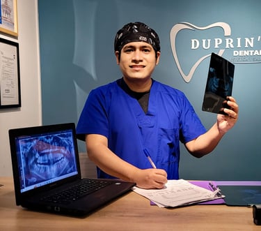 Cirujano oral Duprins Lima - Especialista en extracciones, implantes dentales y cirugía maxilofacial