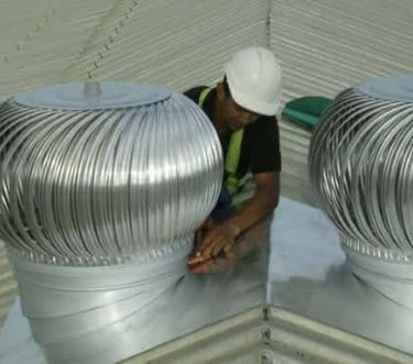 Montaje de Extractrores Eólicos