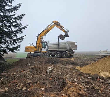 Koparka, wywrotka, wykopy