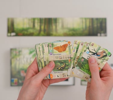 Kortos su paukščiai, vabalais, driežais ir kitais gyvūnais