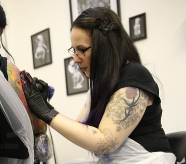 Kat tattooing 
