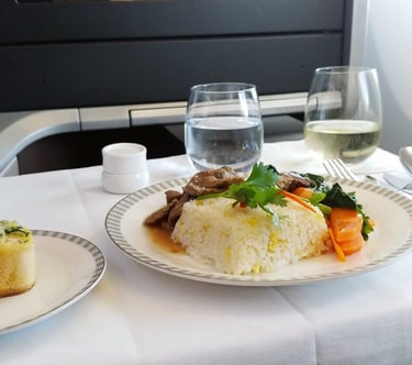 Singapore Airlines business class dining