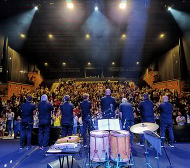 Grupo Suramérica al finalizar uno de sus conciertos en Medellín