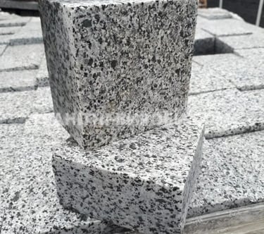 Пиляна гранітна бруківка Покостівка10*10*5