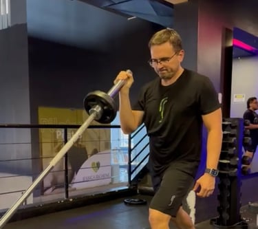 Me exercitando na academia