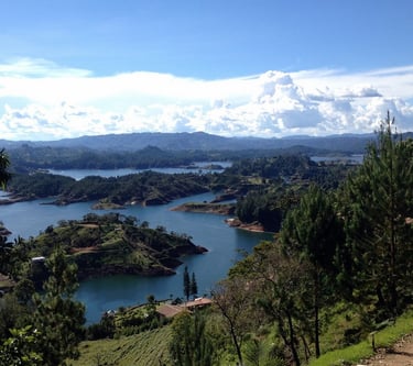 Vue panoramique lac de Guatapé
