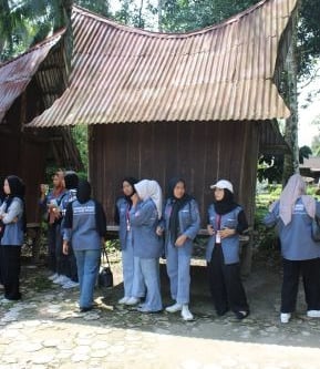 kemeja kampus buatan konveksi pekanbaru qonkar store id