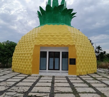 musholla at-taqwa berbentuk nanas