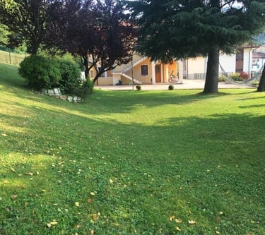 il nostro giardino fresco e accogliente vicino a marostica e Bassano del Grappa 