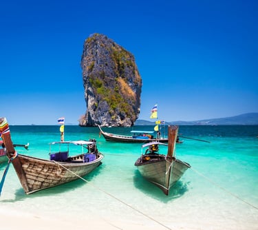 La Thailande bateaux à Phuket. lien vers la formule 15/20 jours
